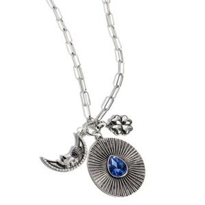 *NEW*  Paparazzi Silver Necklace with Blue Accents

“Stirring Season”
